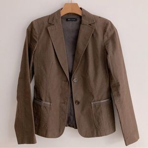 Classic Jacket in mocha mousse